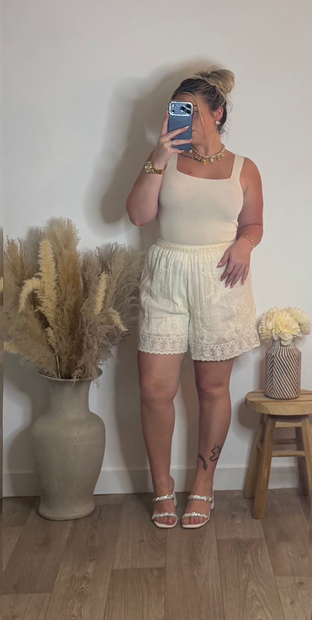 Short Laurine